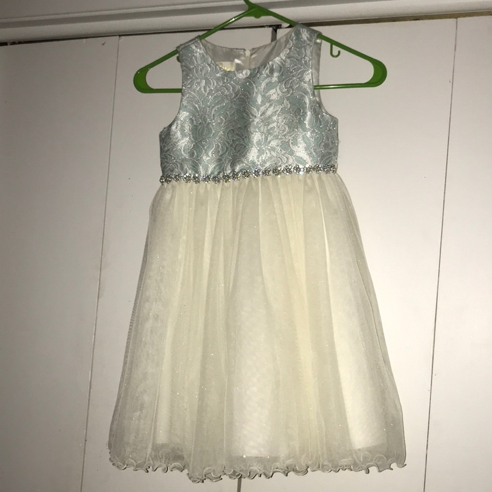 Girls dress